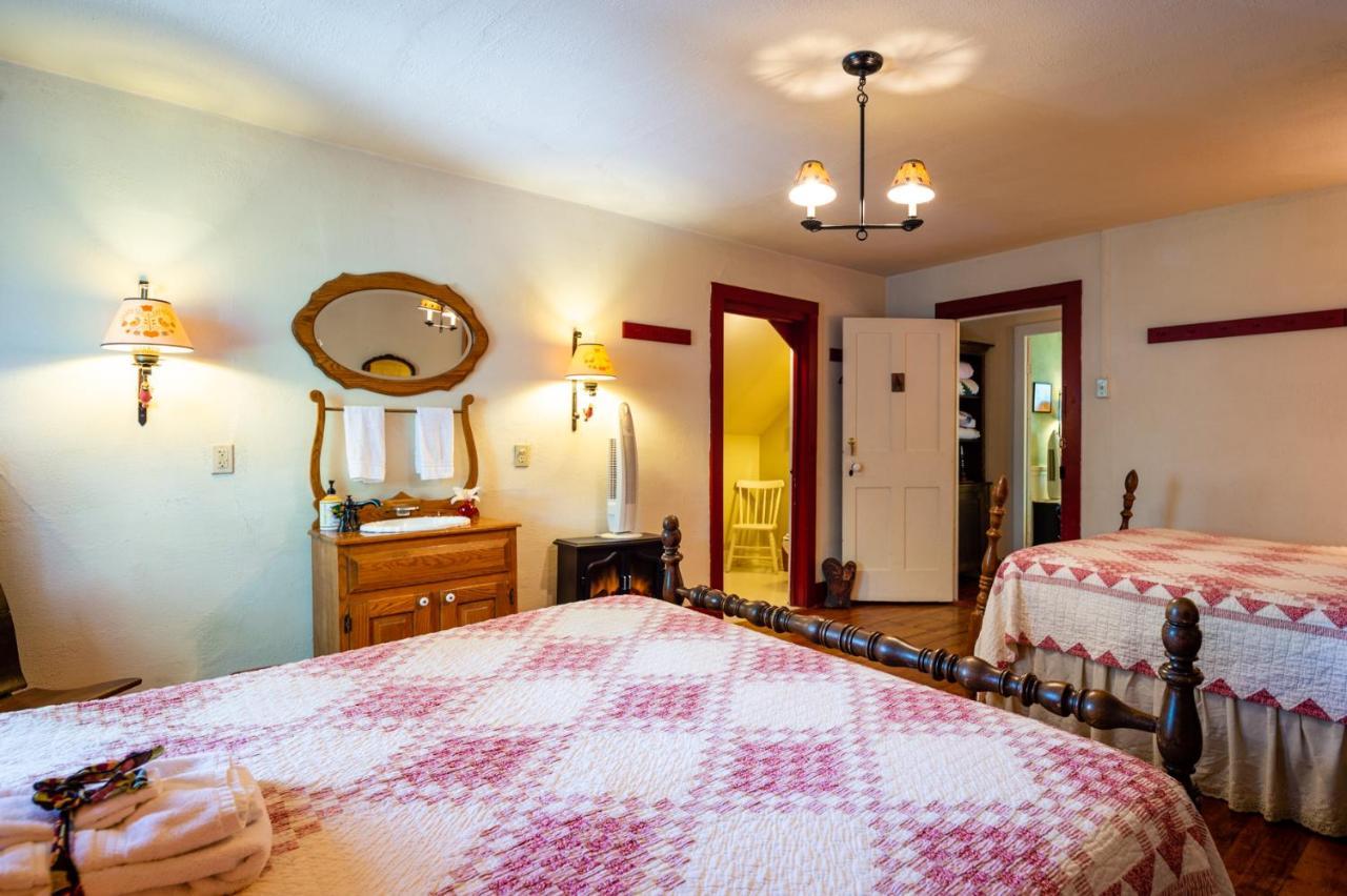 The Pines Of Dresden B&B 외부 사진