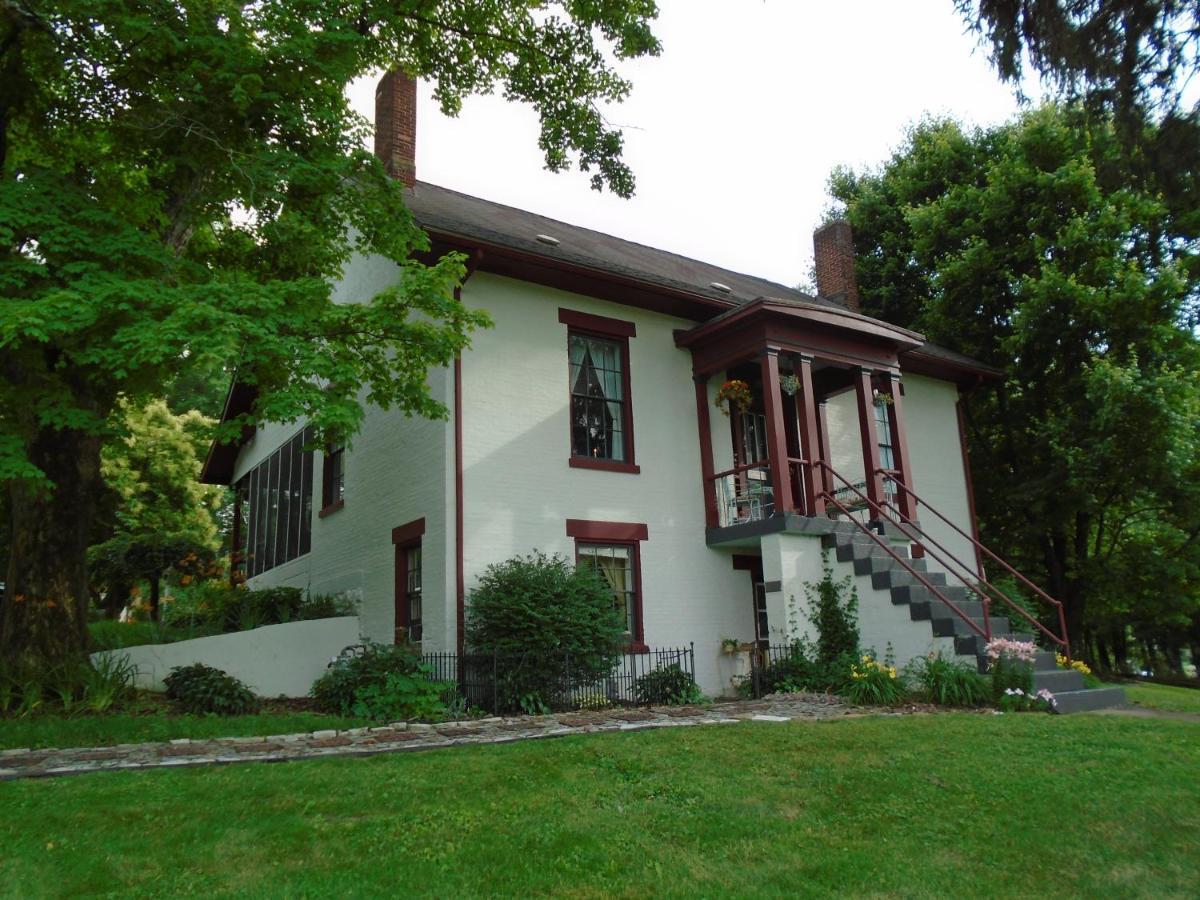 The Pines Of Dresden B&B 외부 사진