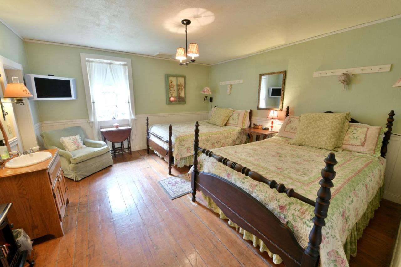 The Pines Of Dresden B&B 외부 사진