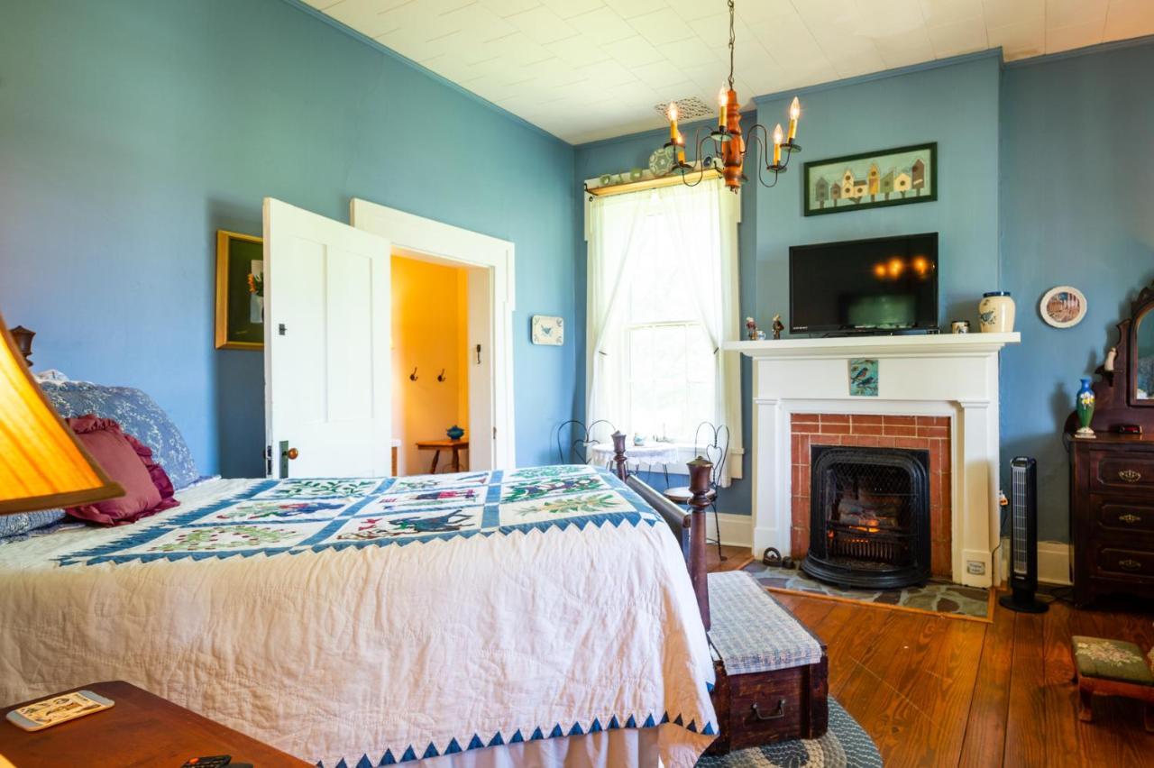 The Pines Of Dresden B&B 외부 사진