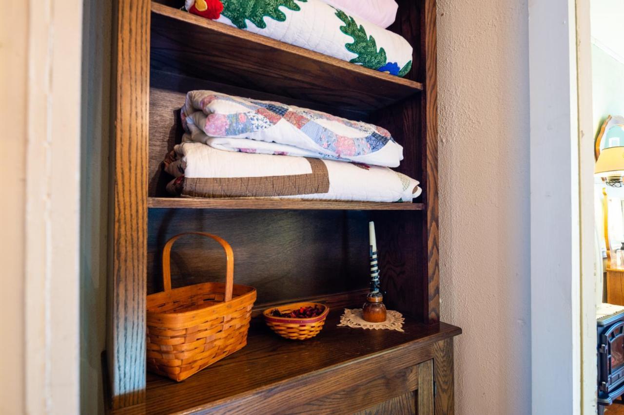 The Pines Of Dresden B&B 외부 사진