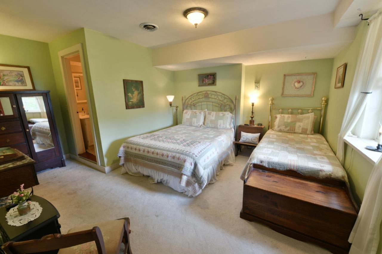 The Pines Of Dresden B&B 외부 사진