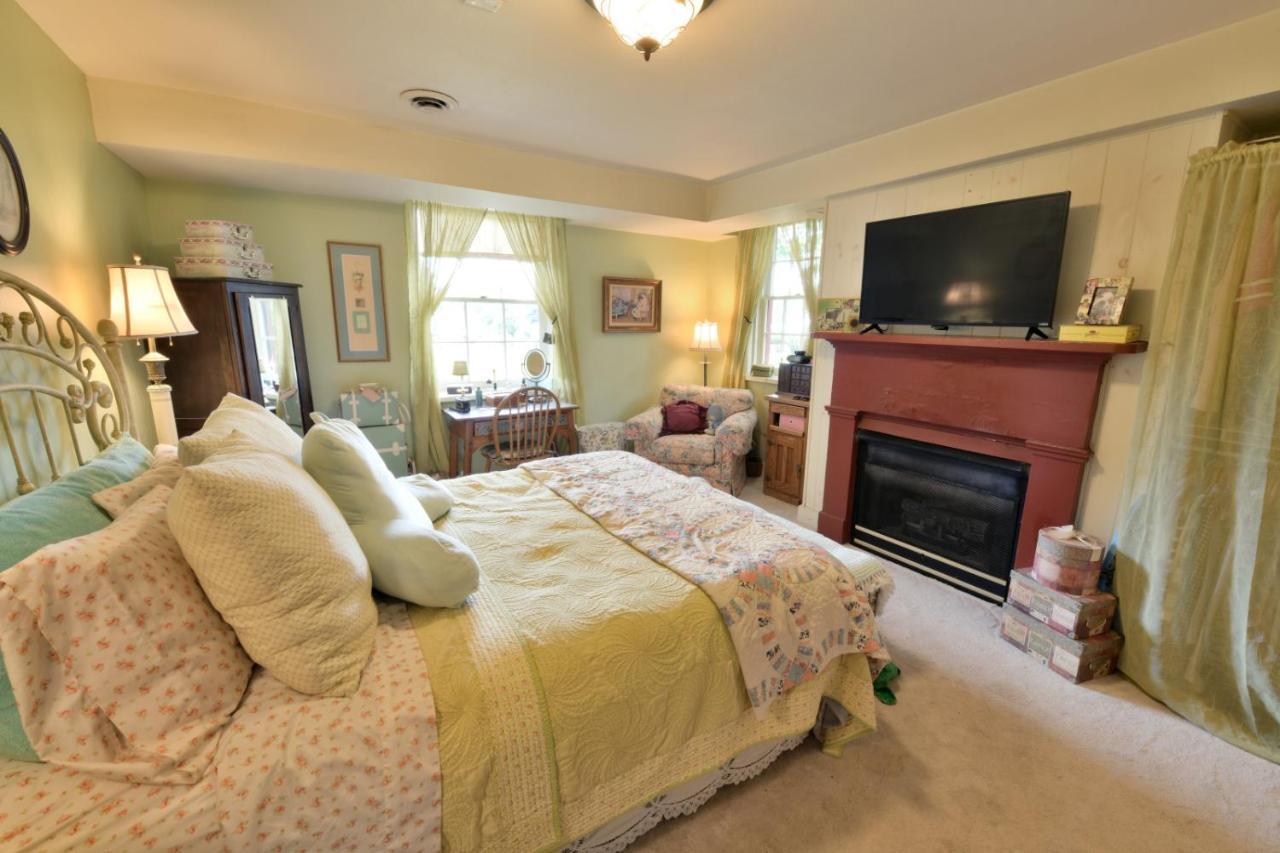 The Pines Of Dresden B&B 외부 사진