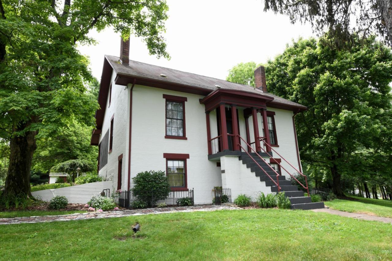 The Pines Of Dresden B&B 외부 사진