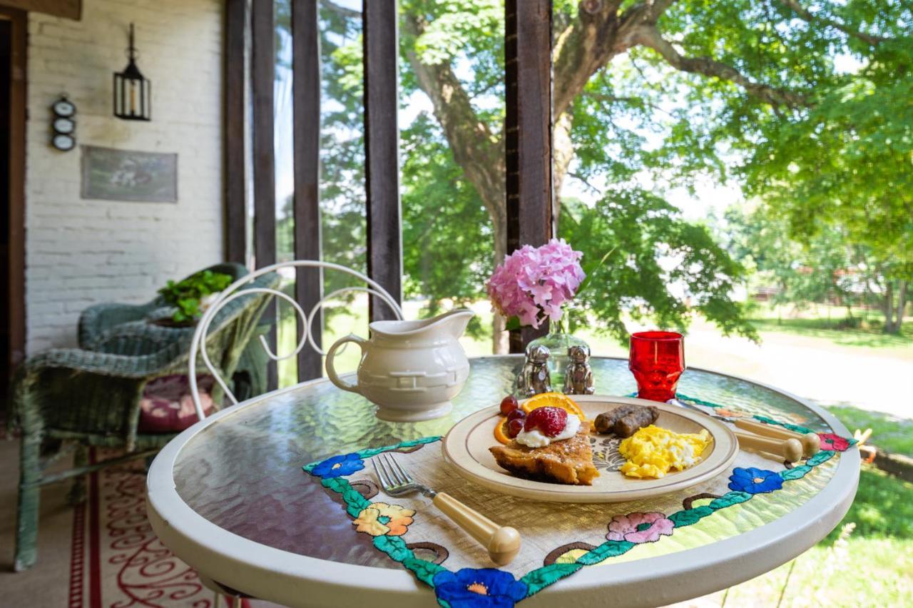 The Pines Of Dresden B&B 외부 사진