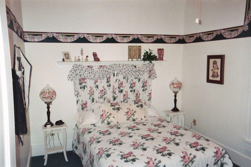 The Pines Of Dresden B&B 외부 사진