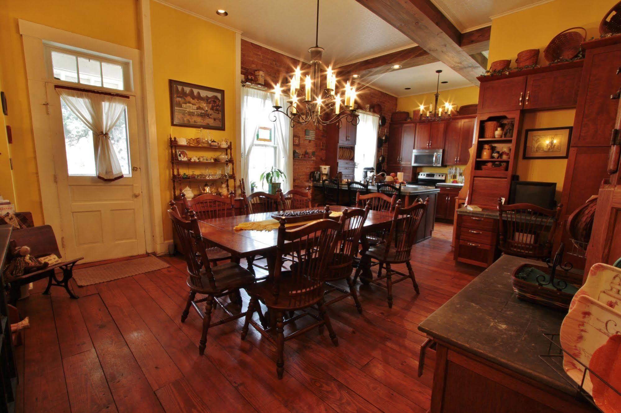 The Pines Of Dresden B&B 외부 사진